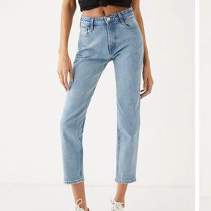 Frank & Oak Cyndi High Rise Straight Jean